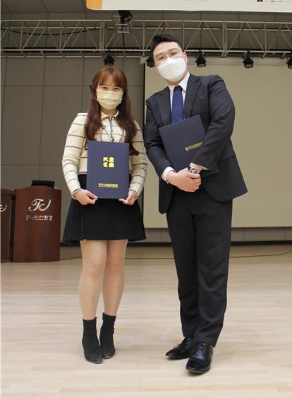 유튜버 구슬쥬와 임화준 부산지회 부회장 (사진=유회중 기자)