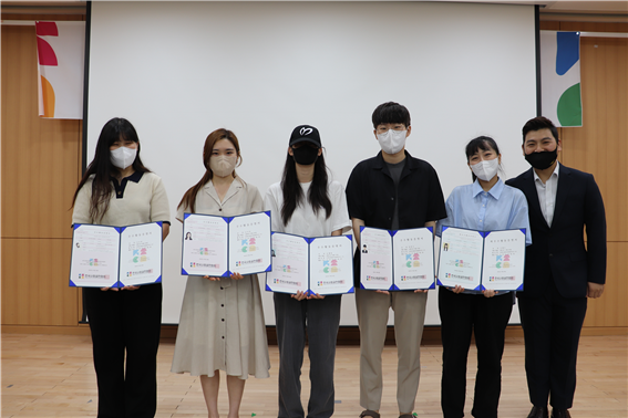 KSCV 1기 우수활동단원 (왼쪽부터) 김보영, 신지민, 김예원, 최현수, 이예은 (사진=유회중 기자)