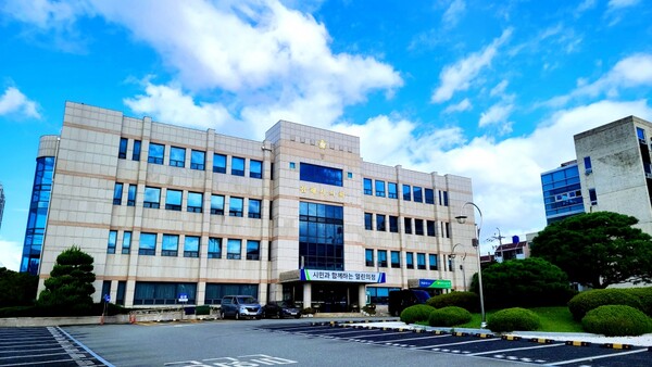 김해시의회 전경 (사진출처 = 김해시의회)