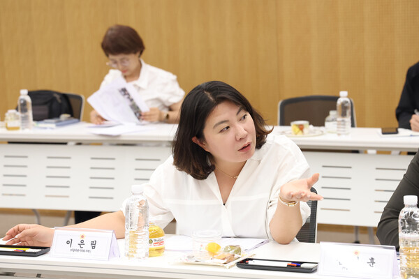 의정활동중인 이은림 시의원