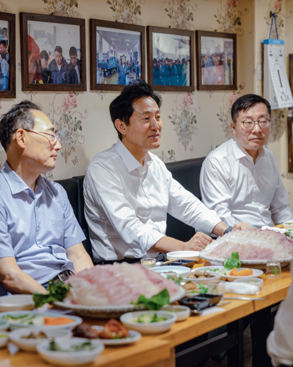 지난 28일(월) 서울 종로구 소재 횟집에서 박명하 서울시의사회장 등과 함께