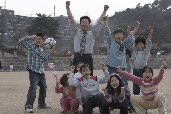 문상필 대한장애인사격연맹 회장은 “아이들은 우리의 미래다, 국민이 있어야 국가가 있고 아이들이 있어야 우리의 미래가 있다”밝혔다.