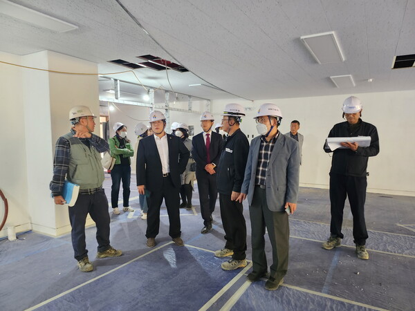 김현석 도의원, 율목초중학교 공사현장 방문