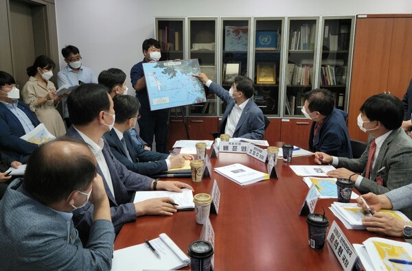 배준영 의원이 조업규제 완화 간담회를 열고 있다. [사진=배준영 의원실] 