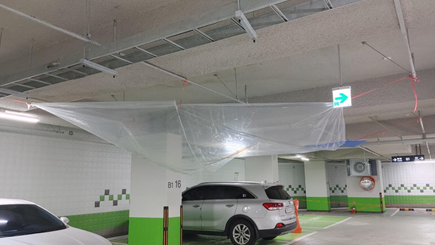 문제가 된 청년안심주택 하자(누수)가 방치된 지하주차장 모습