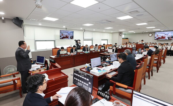 안전행정위원회, 경기도소방재난본부 행정사무감사 실시