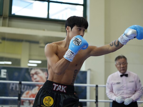 탁 윤은 프로데뷔 이후 모든 경기를 KO로 승리하였다. 