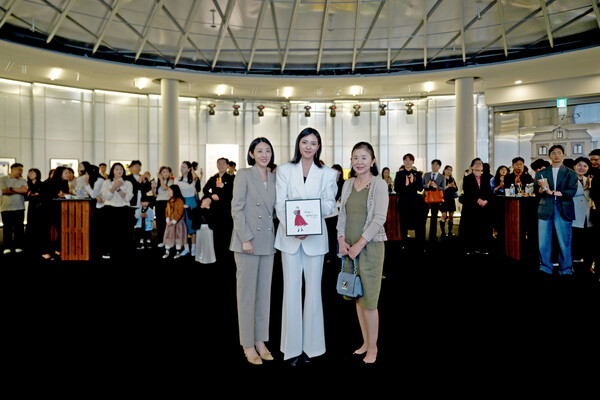 (가운데) 자이언제이 작가