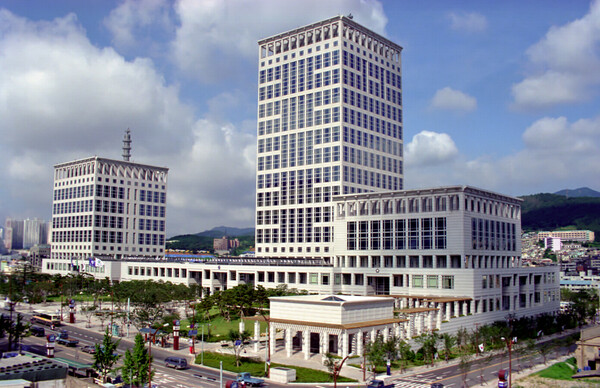 부산광역시청 전경 (출처 = 부산광역시청)