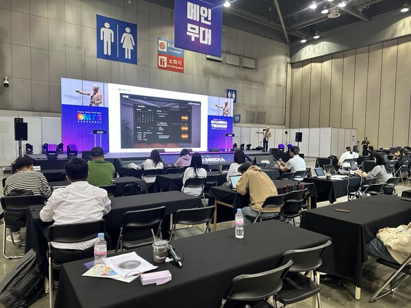 [사진= 강연하는 윤원석 전무]