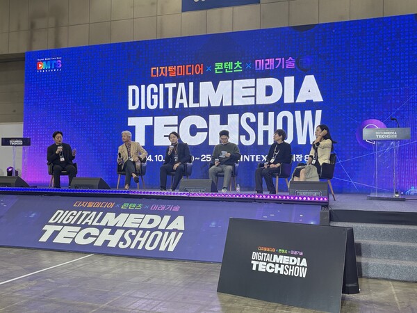 [사진＝ 패널토론, 왼쪽부터） 심진우, 윤원석, 앤디워스트（Andyworst）, 안동현, 김영미, 김잔디]