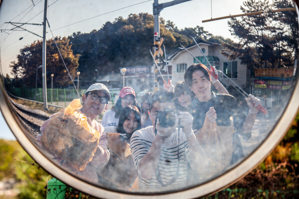 쓰레기를 주운뒤 기념촬영.