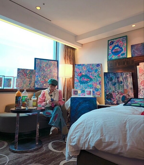 호텔페어에서의 이찌고 세연 작가