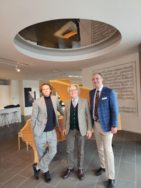 사진 제공 = 마누엘 베르나셰크, 파지올리 피아노포르티 S.p.A. Photos courtesy of Manuel Bernaschek and Fazioli Pianoforti S.p.A, Helen Siwak (왼쪽: 웨스트뱅크 이안 회장, 파올로 파지올리, 마누엘 베르나셰크).