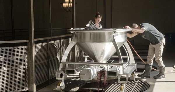 사진 = 헬렌 시왁, 팬텀 크릭 와이너리 제공. Photos by Helen Siwak and courtesy of Phantom Creek Winery