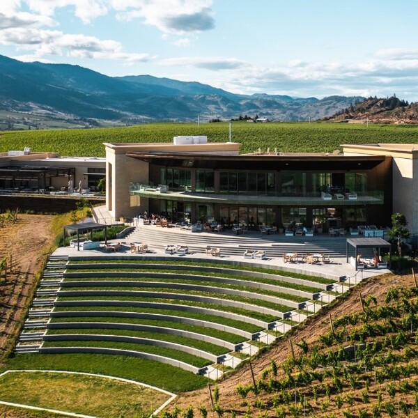 사진 = 헬렌 시왁, 팬텀 크릭 와이너리 제공. Photos by Helen Siwak and courtesy of Phantom Creek Winery