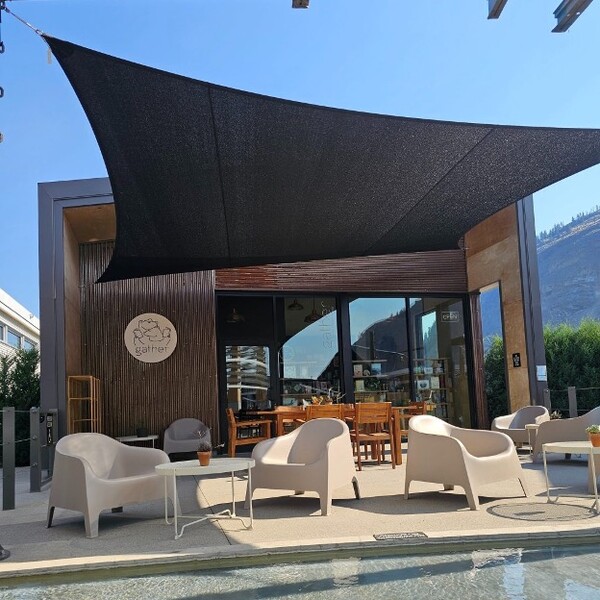 사진 제공 = 헬렌시왁, 디스트릭트 와인 빌리지. Photos by Helen Siwak and courtesy of District Wine Village.