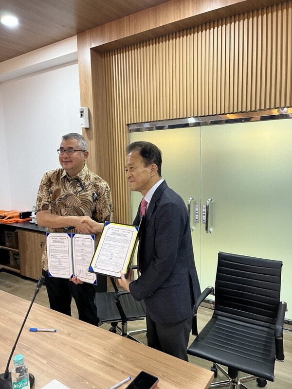 대구사이버대, 인도네시아 에사 웅굴대학교와 상호교류협약 체결. [사진=대구사이버대학교]