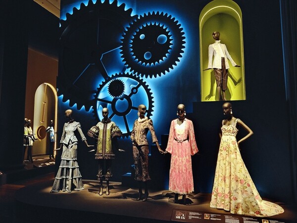 사진 = 앤드류 지엔 제공, PHOTOS COURTESY OF ANDREW GN (Helen Siwak)