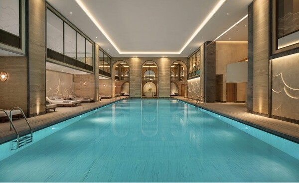 사진 = 래플스 런던 OWO, 마누엘 베르나세크 제공, PHOTOS BY MANUEL BERNASCHEK AND COURTESY OF RAFFLES LONDON OWO (Helen Siwak)