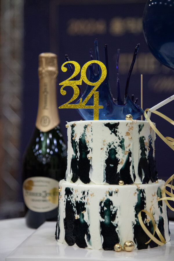 송년회 케이크, 박다솜 대표(홍대 문예경) 케이크 디자인 (자료제공= 홍대 문예경 홍진선)