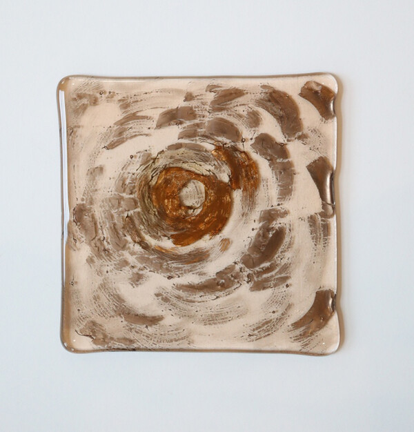 Time After Time150*150mm, 2024 Mixed media on glass (자료제공= 정세난 작가)