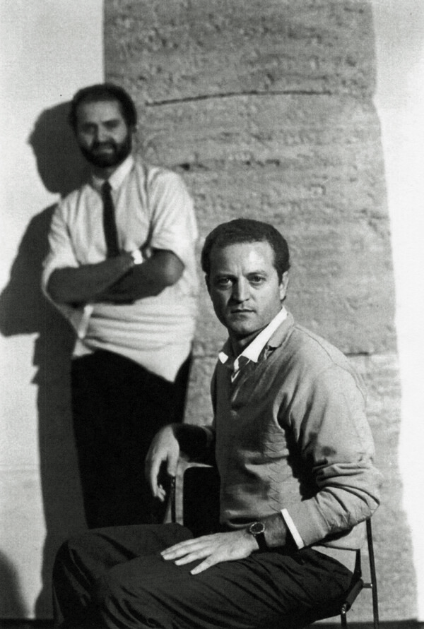 사진 제공 = 베르사체 프레스 오피스 (Versace Press Office), 산토 베르사체 (Santo Versace), 지아니 베르사체 (Gianni Versace).