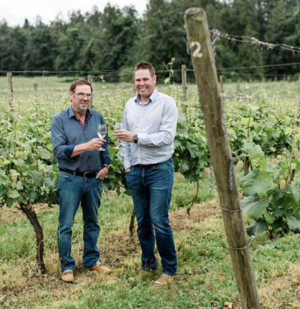 사진 제공 = Wine Institute. 왼) Garnet Estell , 오) Andrew Etsell. 