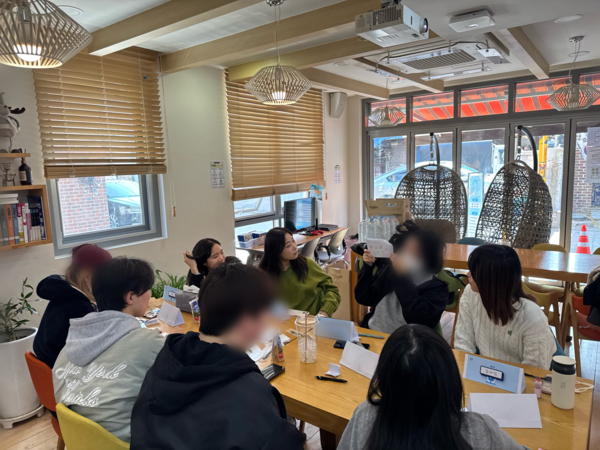 3월 15일 강북청소년드림센터에서 ‘청청을 이어봄’ 프로젝트가 열리고 있다. [사진=한국사회공헌협회 제공]