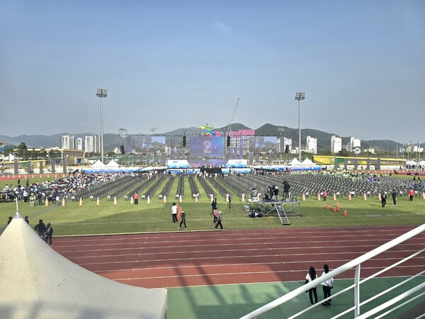 4월 18일 제64회 전라남도 체육대회 개회식이 열리는 장성군 옐로우시티 스타디움의 모습. (사진=차윤기 기자)