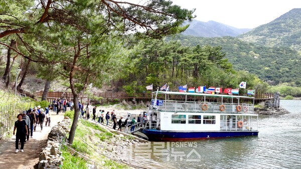 [뉴스레이더]  5월 ‘황금연휴’ 잡아라 … 괴산군, ‘산막이옛길’로 오세요