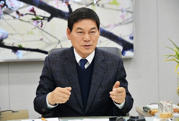 4월 23일 정철원 담양군수의 모습. (사진=담양군)