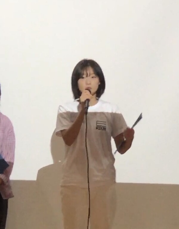 청년멘토 심유진이 발표를 하고 있다. /심유진