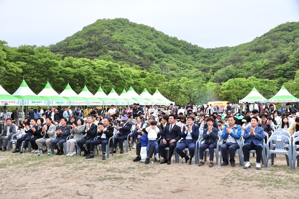5월 5일 어린이날 대축제에 참석한 내빈과 어린이들 모습. [사진=차윤기 기자]