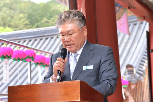 장세일 영광군수가 5월 5일 불갑사 봉축법요식에서 봉축사를 하고 있다. [사진=차윤기 기자]