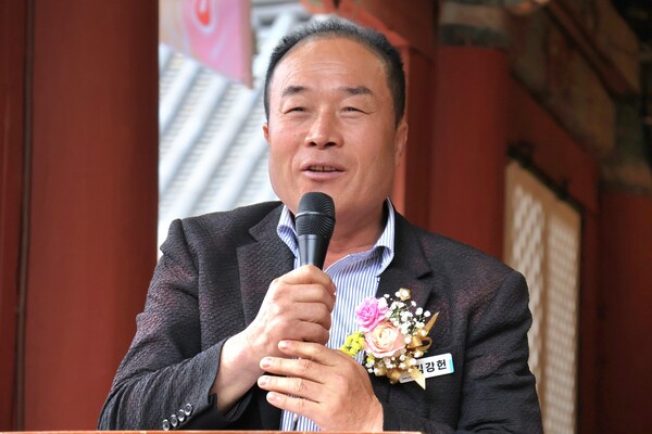 김강헌 영광군의회 의장이 5월 5일 불갑사 봉축법요식에서 봉축사를 하고 있다. [사진=차윤기 기자)