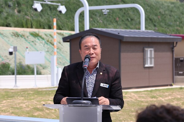 5월 13일 김강헌 영광군의회 의장이 축사를 하고 있다. [사진=차윤기 기자]