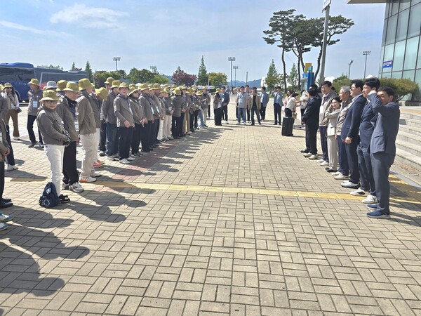5월 14일 영광스포티움 광장에서 전남, 경북생활체육 교류행사 환영식이 진행되고 있다. [사진=차윤기 기자]