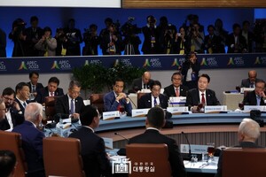 [포토] APEC 2023 '골든 게이트' 선언...폐막