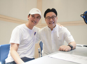 김남길, 세종대왕 날 기념 헝가리에 한글 교육 물품 기증